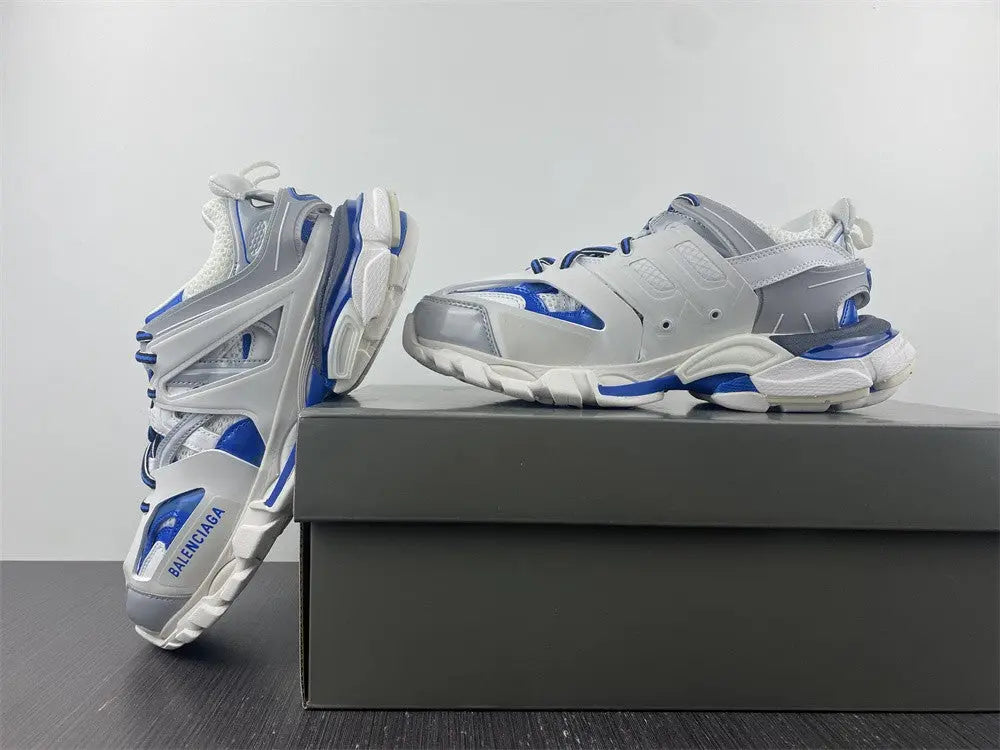 BALENCIAGA - SNEAKERS Metroutfits