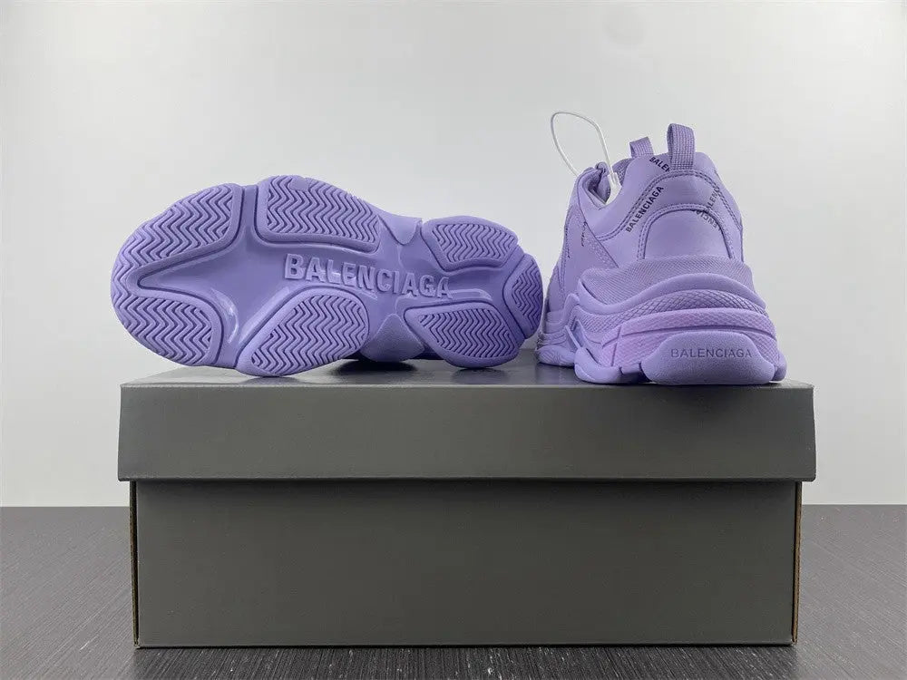 BALENCIAGA - TRIPLE S Metroutfits