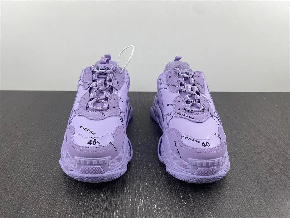 BALENCIAGA - TRIPLE S Metroutfits
