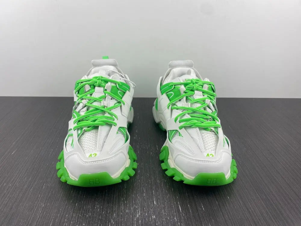 BALENCIAGA - SNEAKERS Metroutfits