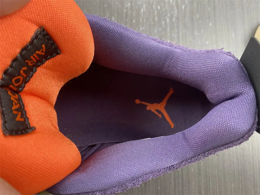 JORDAN - AJ 4 WMNS “Canyon Purple” Metroutfits