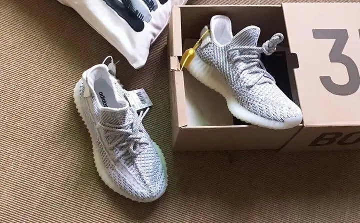 ADIDAS - YEEZY 350 LACETS RÉFLÉCHISSANTS - https://treadfitpro.com/