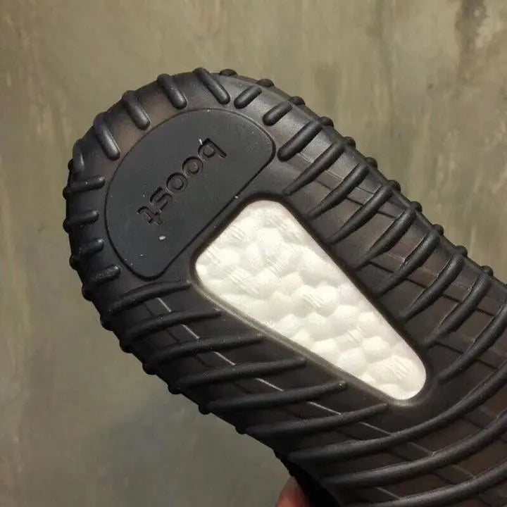 ADIDAS - YEEZY 350 - https://treadfitpro.com/