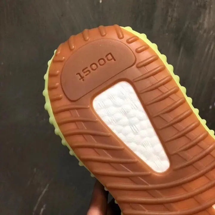 ADIDAS - YEEZY 350 - https://treadfitpro.com/