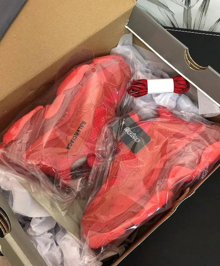 BALENCIAGA - TRIPLE S - https://treadfitpro.com/