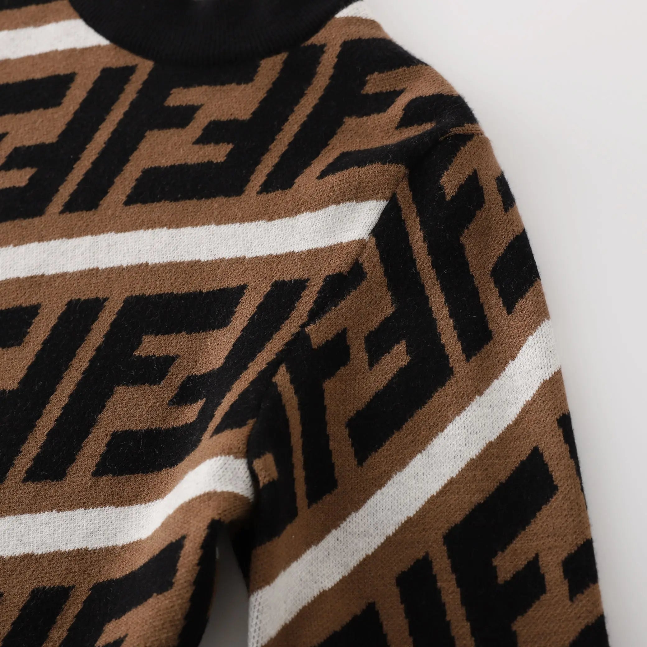 FENDI - SWEATSHIRT - https://treadfitpro.com/