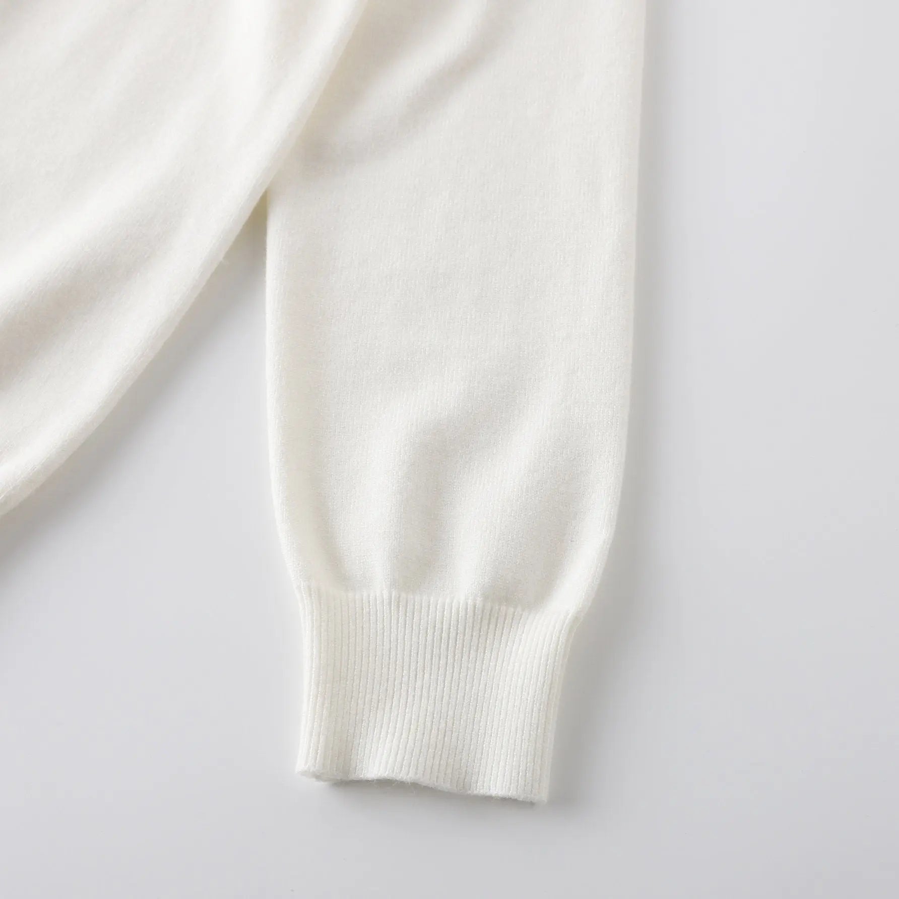 GIVENCHY - SWEATSHIRT - https://treadfitpro.com/
