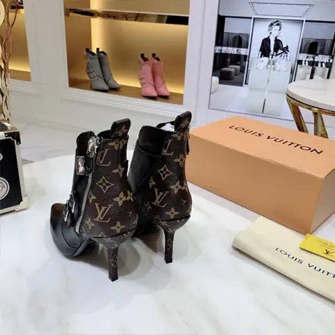 LOUIS VUITTON - BOTTES FEMME - https://treadfitpro.com/