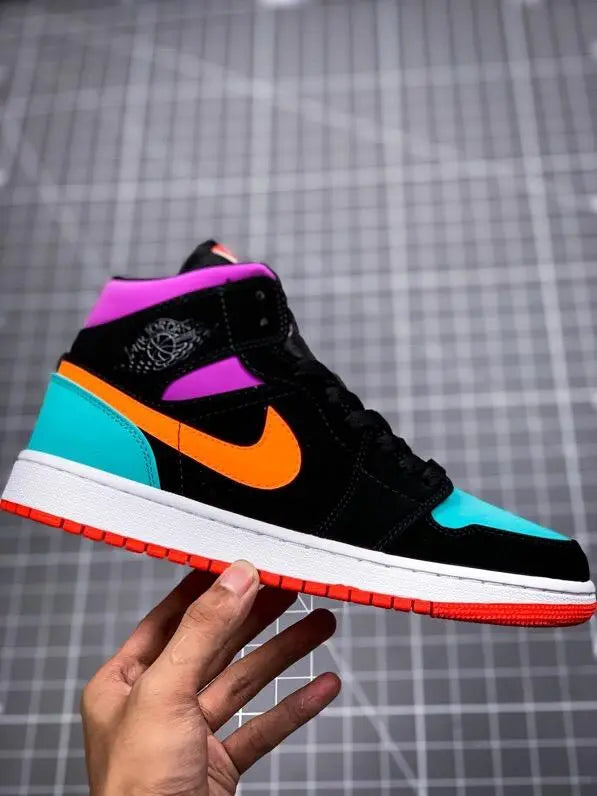 NIKE - AIR JORDAN 1 - https://treadfitpro.com/
