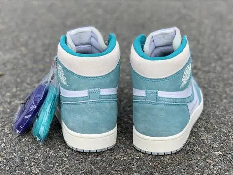 NIKE - AIR JORDAN 1 - https://treadfitpro.com/