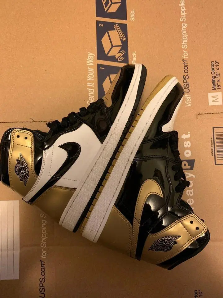 NIKE - AIR JORDAN 1 WOMEN’S - https://treadfitpro.com/