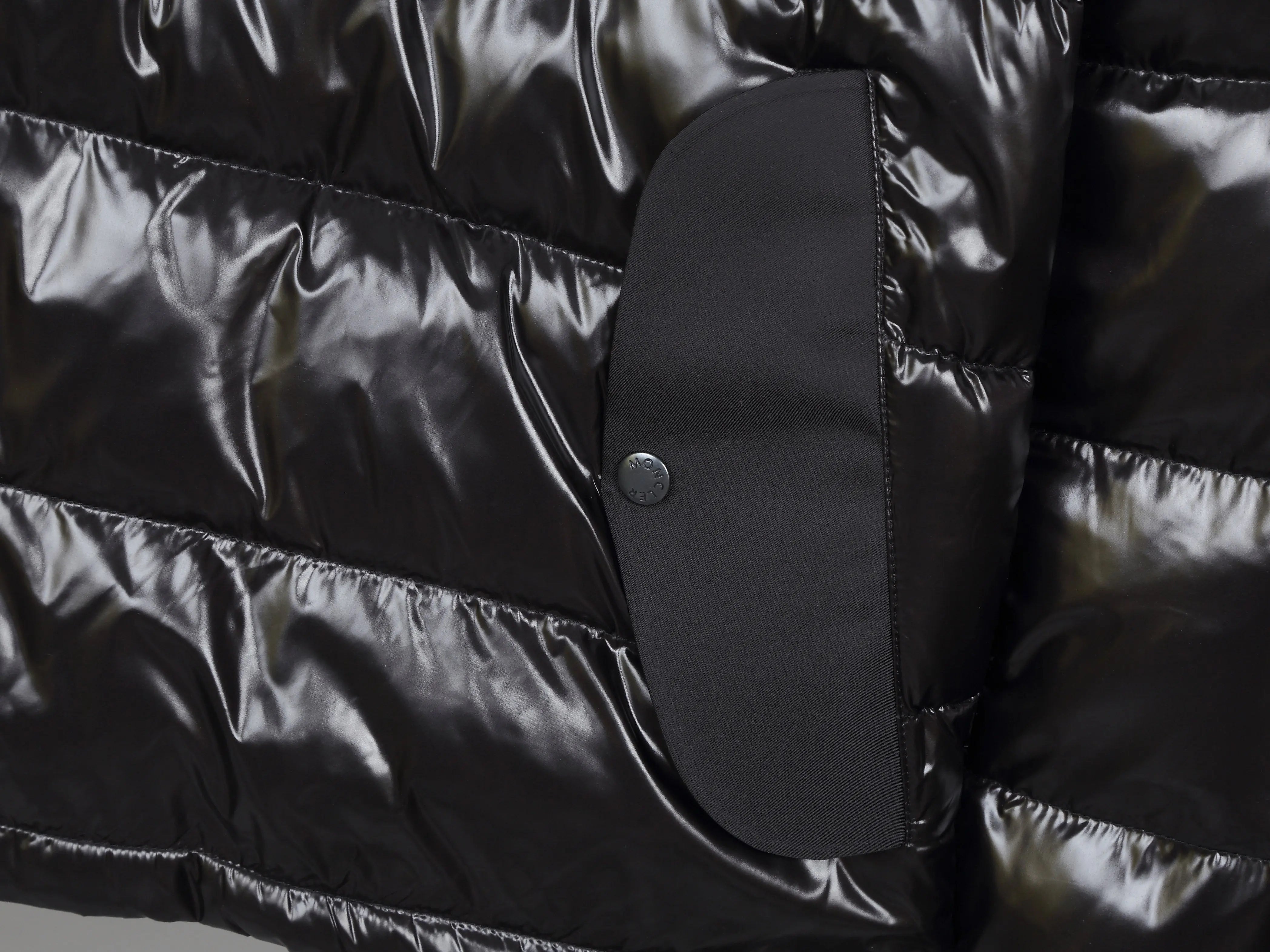 VALENTINO X MONCLER - JACKET - https://treadfitpro.com/